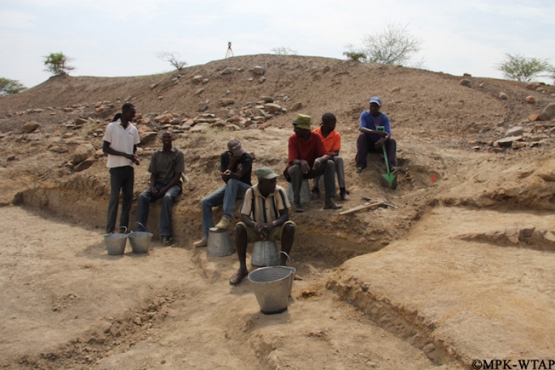 2016_Excavation team at Nasura 3